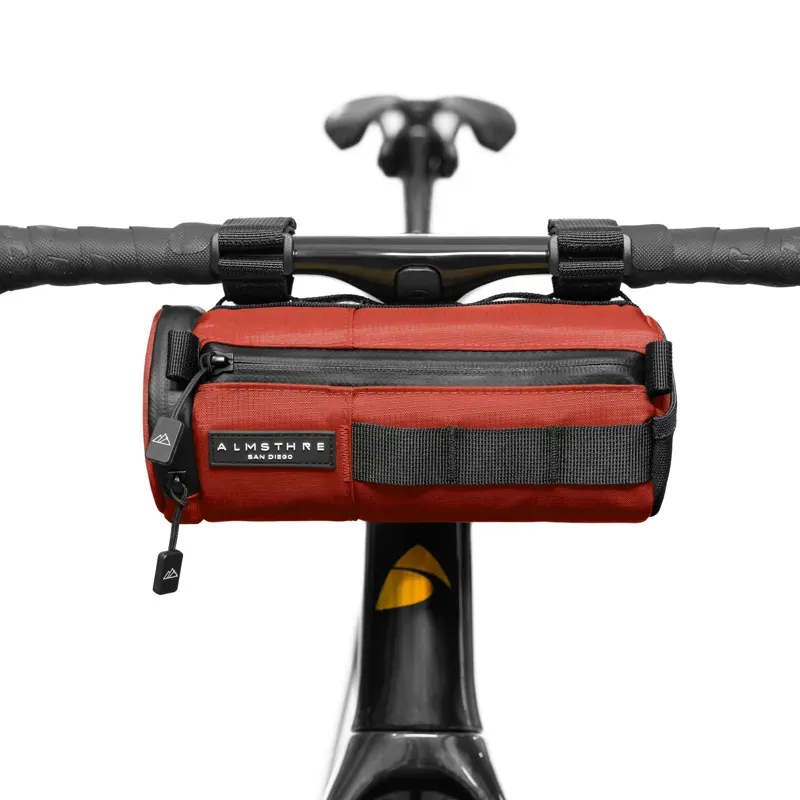 Almsthre Compact 1.2-litre 7.5x3.5-inch Bar Bag in Rust Red