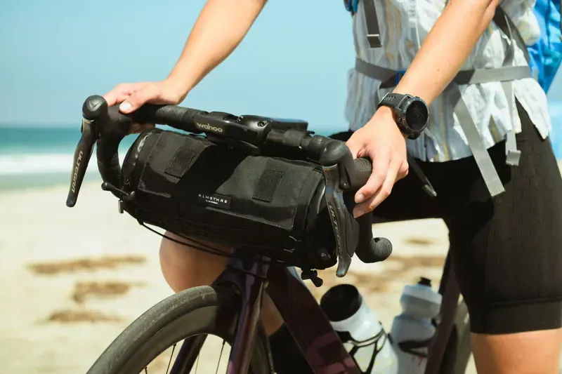 Almsthre Signature XL Bar Bag 11x5-inch 3.5-litre in Midnight Black-11