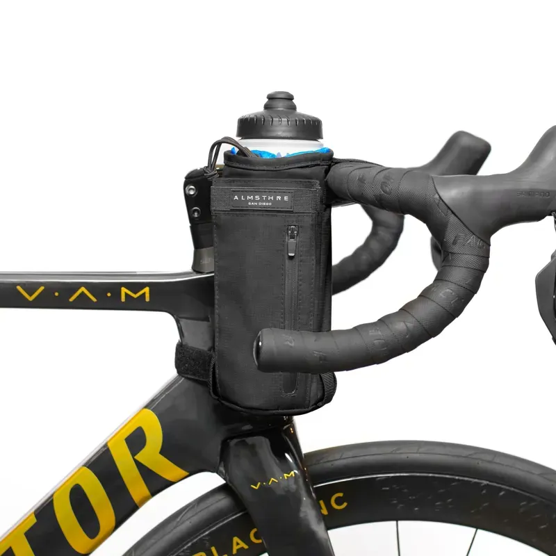 Almsthre Stem Feed Bag 1.6L in Midnight Black