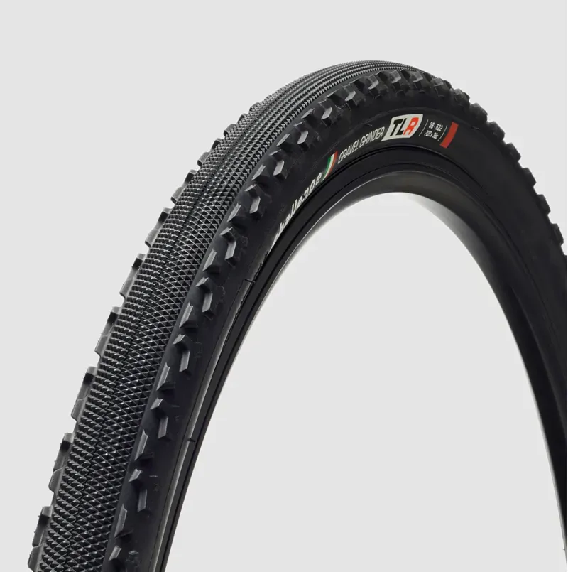 Challenge Gravel Grinder 700x38c TLR Tire in Black