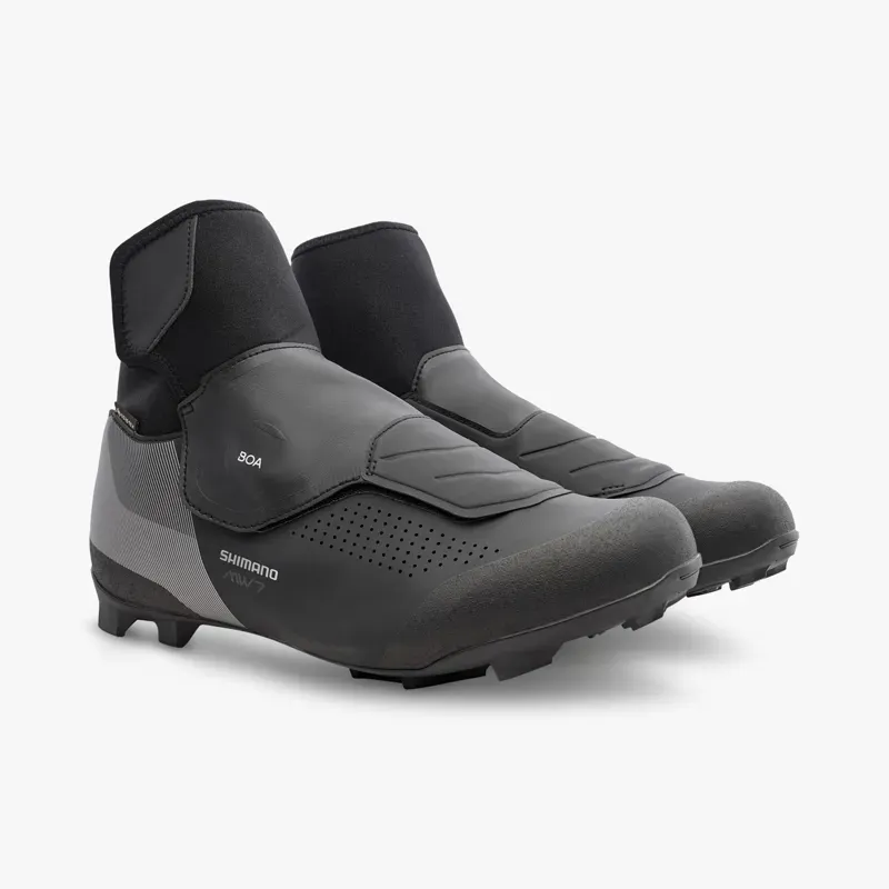 Shimano SH-MW702 Wide Cycling Shoes in Black-1