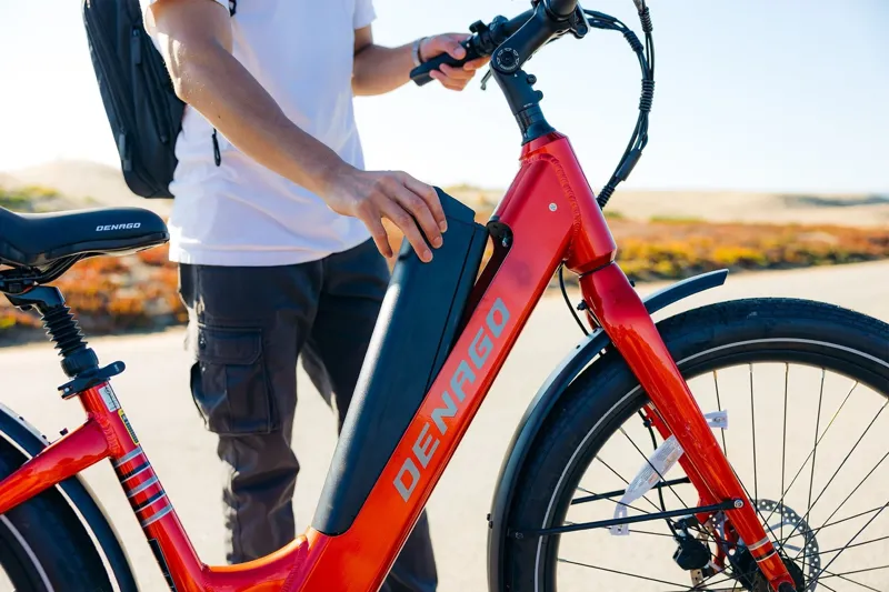 Denago City 3 Step-thru eBike L/XL - Red-5